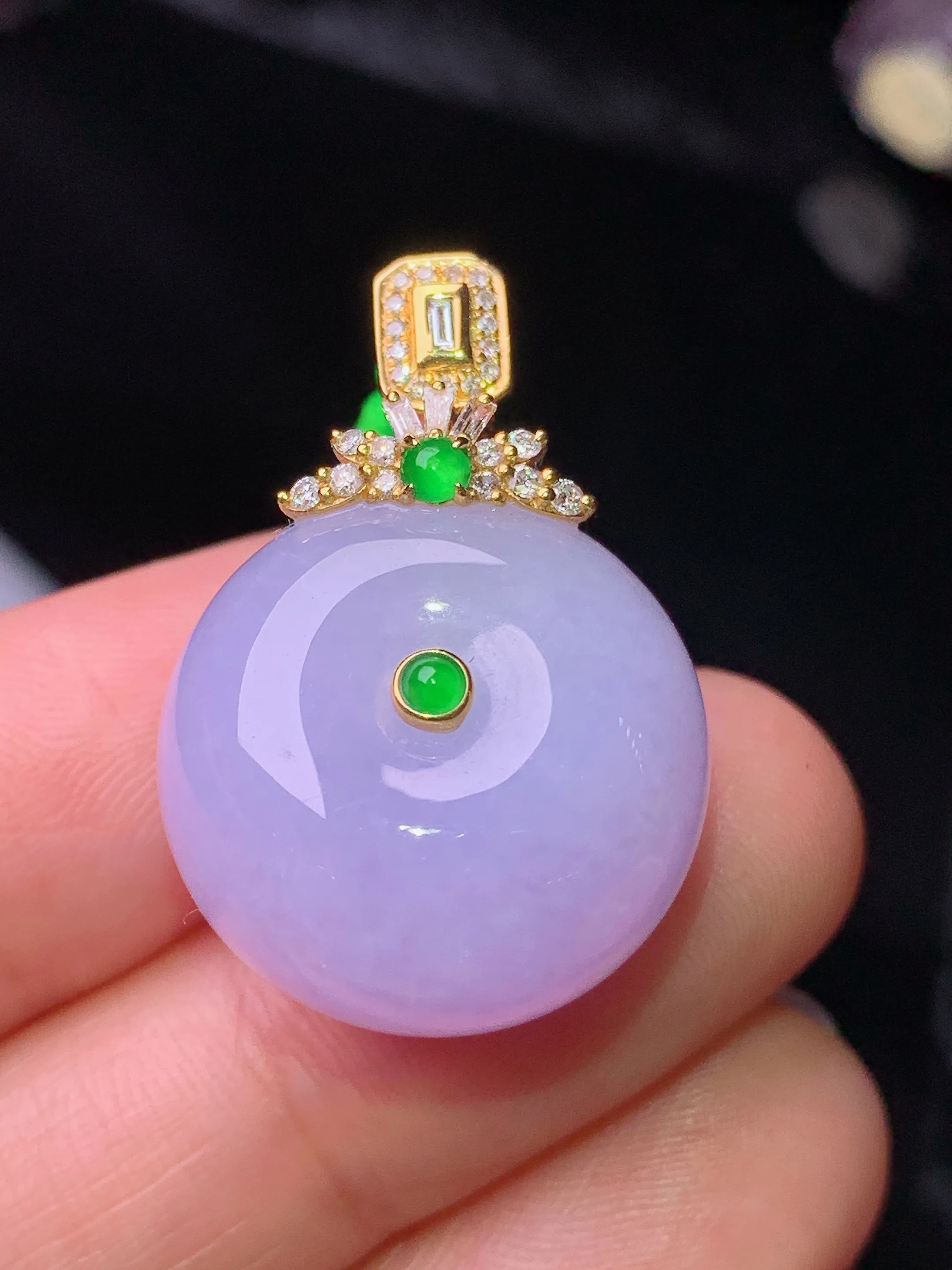 18k金钻镶嵌紫罗兰平安扣吊坠 玉质细腻 水润亮眼 色泽艳丽 整体尺寸27.8*19*13.3