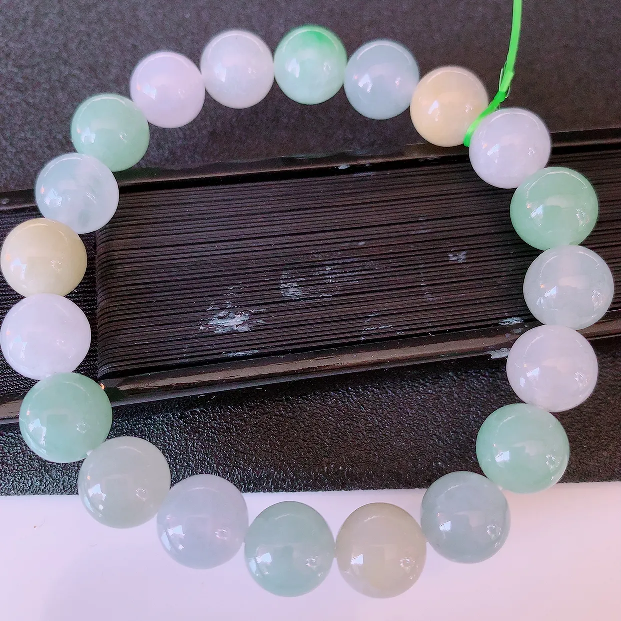 自然光实拍，冰胶多宝翡翠手链，多彩翡翠手串，颜色丰富，料子细腻，高档大气，自戴送礼佳品！#46.7取一尺寸10mm