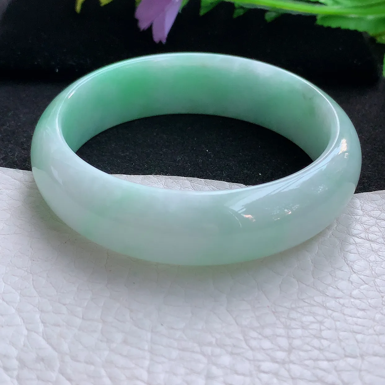 hh自然光59*17*7.3轮胎镯 翡翠a货玉手清新飘绿宽边珠宝玉手环