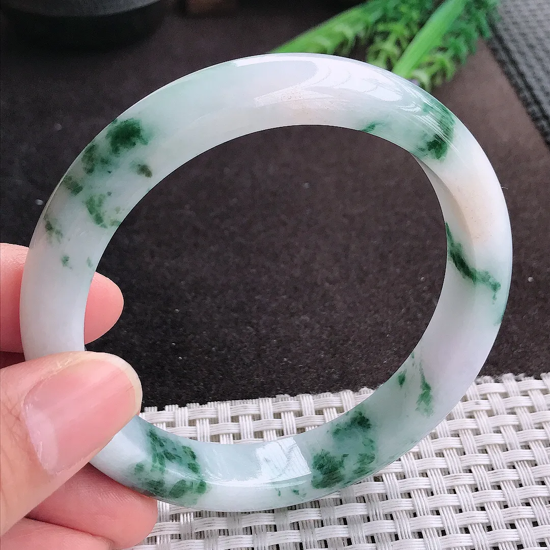 天然A货翡翠62.8/12.3/8.7老坑精美温润飘花手镯大圈口宽边玉镯