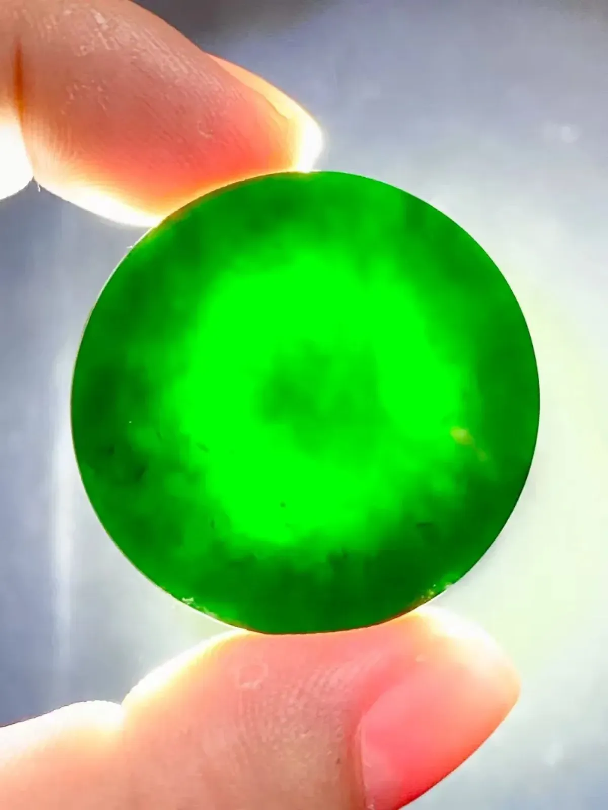 墨翠【平安扣】细腻干净，黑度极黑、性价比高，雕工精湛，打灯透绿.