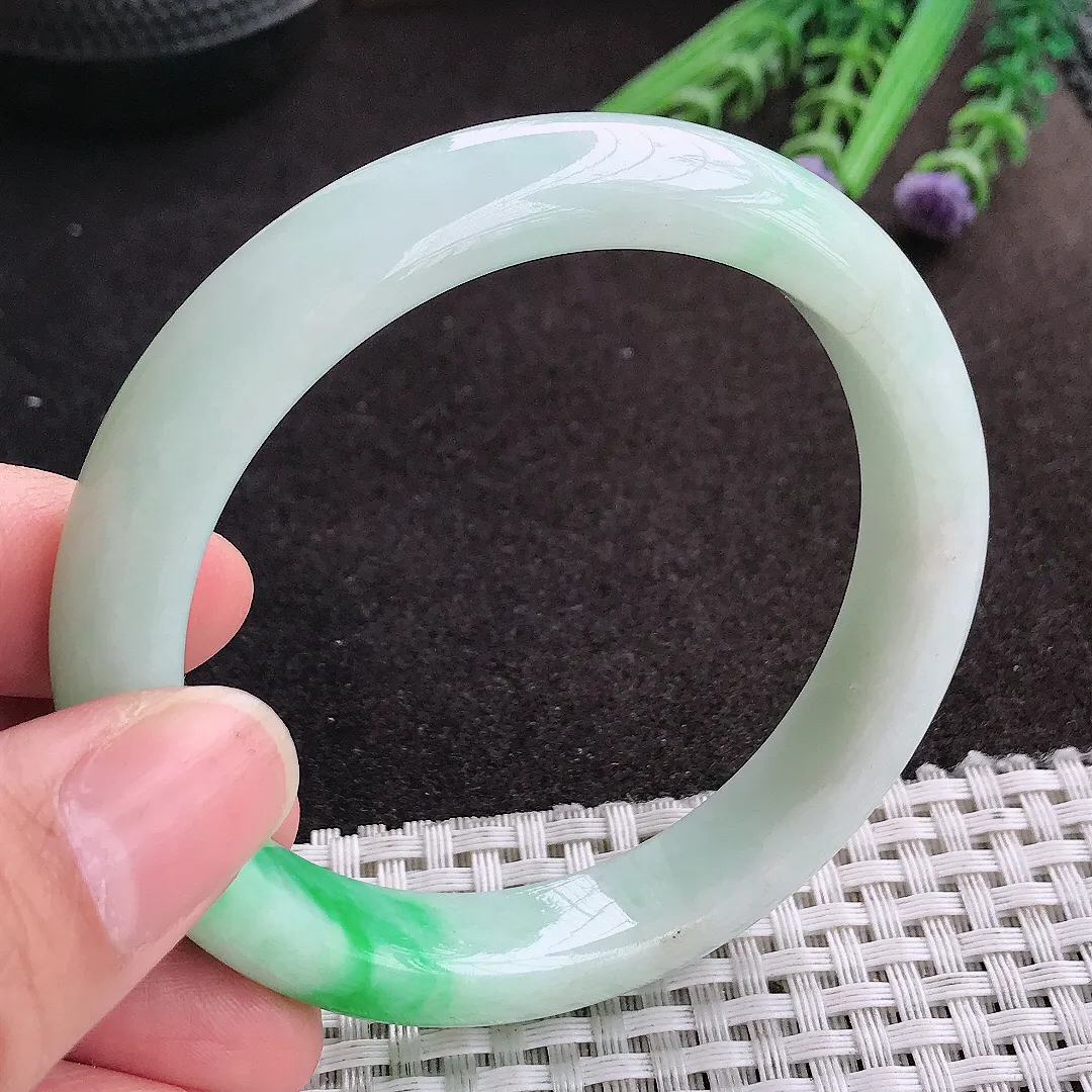 天然A货翡翠57.5/11.8/8.5老坑精美温润飘阳绿手镯宽边玉镯