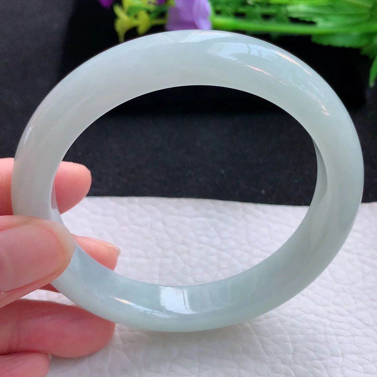 zjf大圈口60.5*12.5*8.8平安镯 翡翠a货玉手镯浅绿底宽边珠宝玉手环