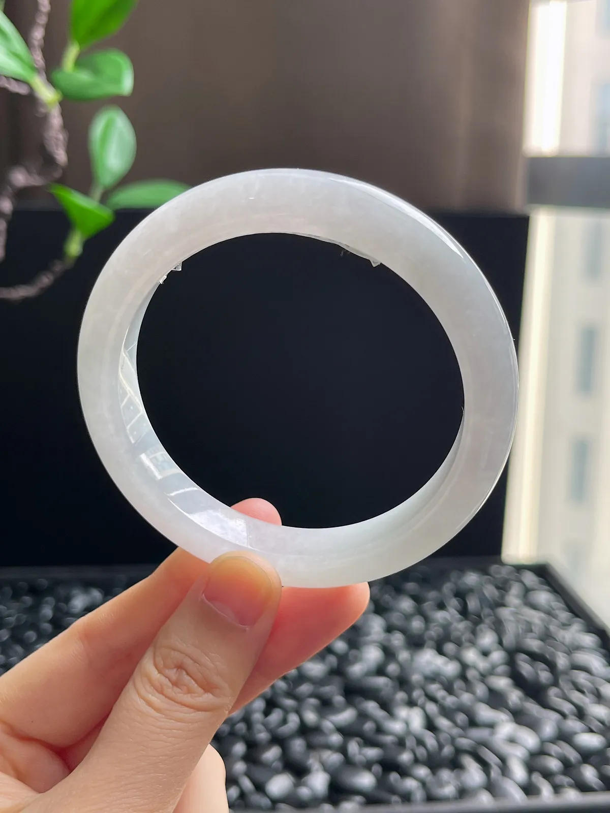 正圈58圈口，翡翠冰糯种白色手镯