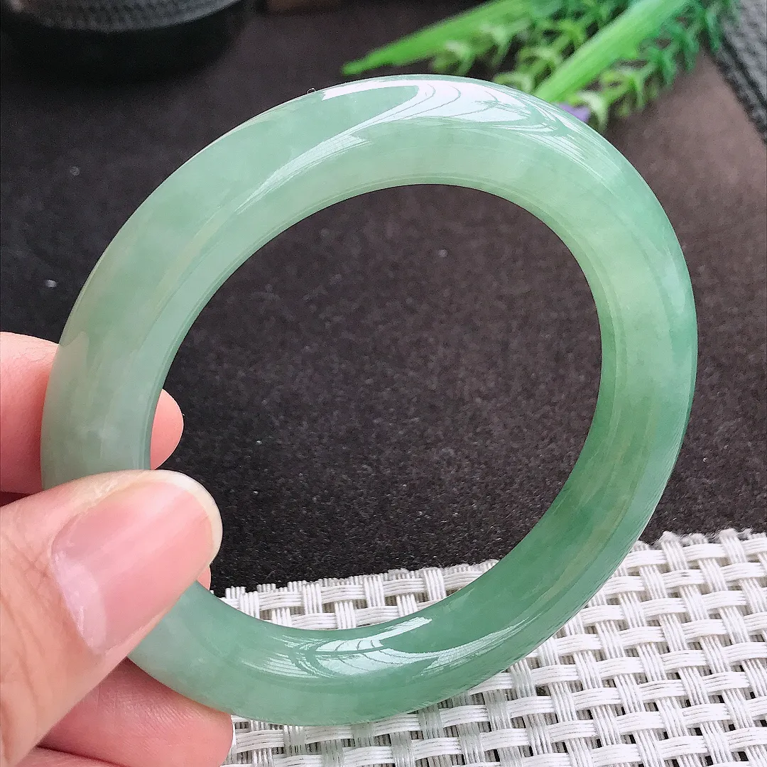 天然A货翡翠55/10.8/11老坑冰胶果冻冰晴满绿圆条手镯玉镯
