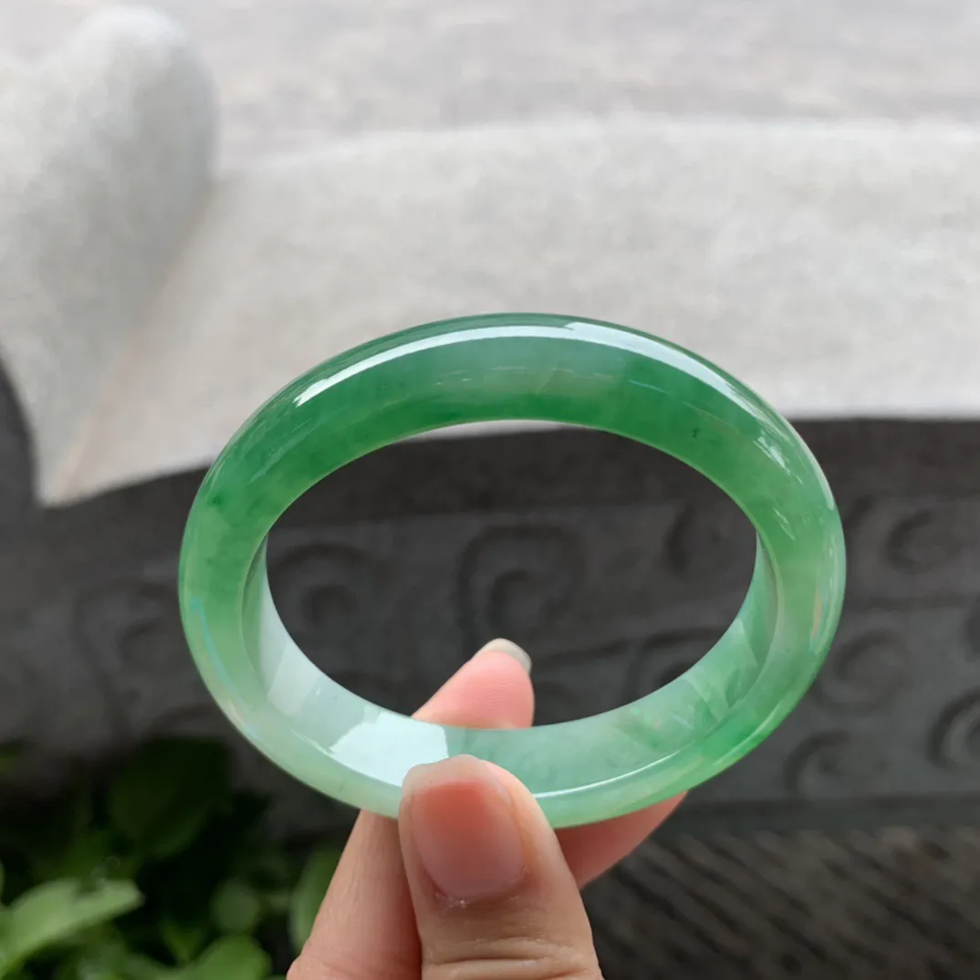 小圈口53.5-45.5-12.4-8.1 【冰芙蓉绿贵妃手镯】贵妃53 54可戴