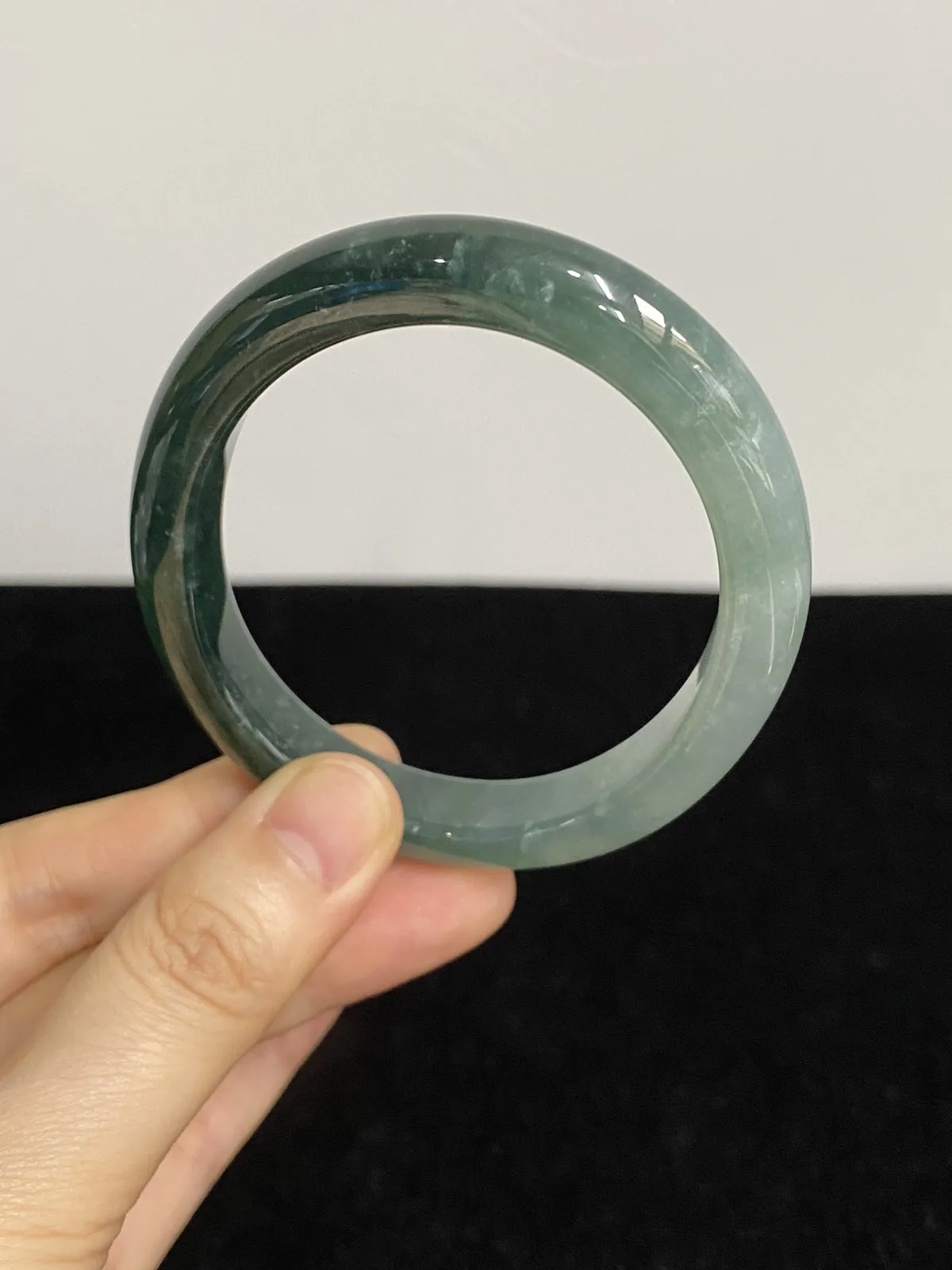 贵妃镯56圈口，翡翠手镯