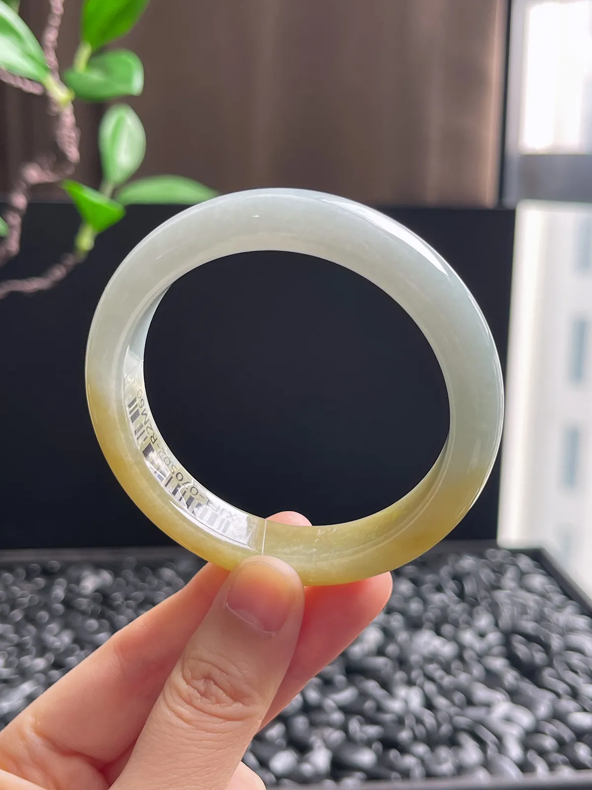 正圈54.7圈口，翡翠冰糯种黄色手镯