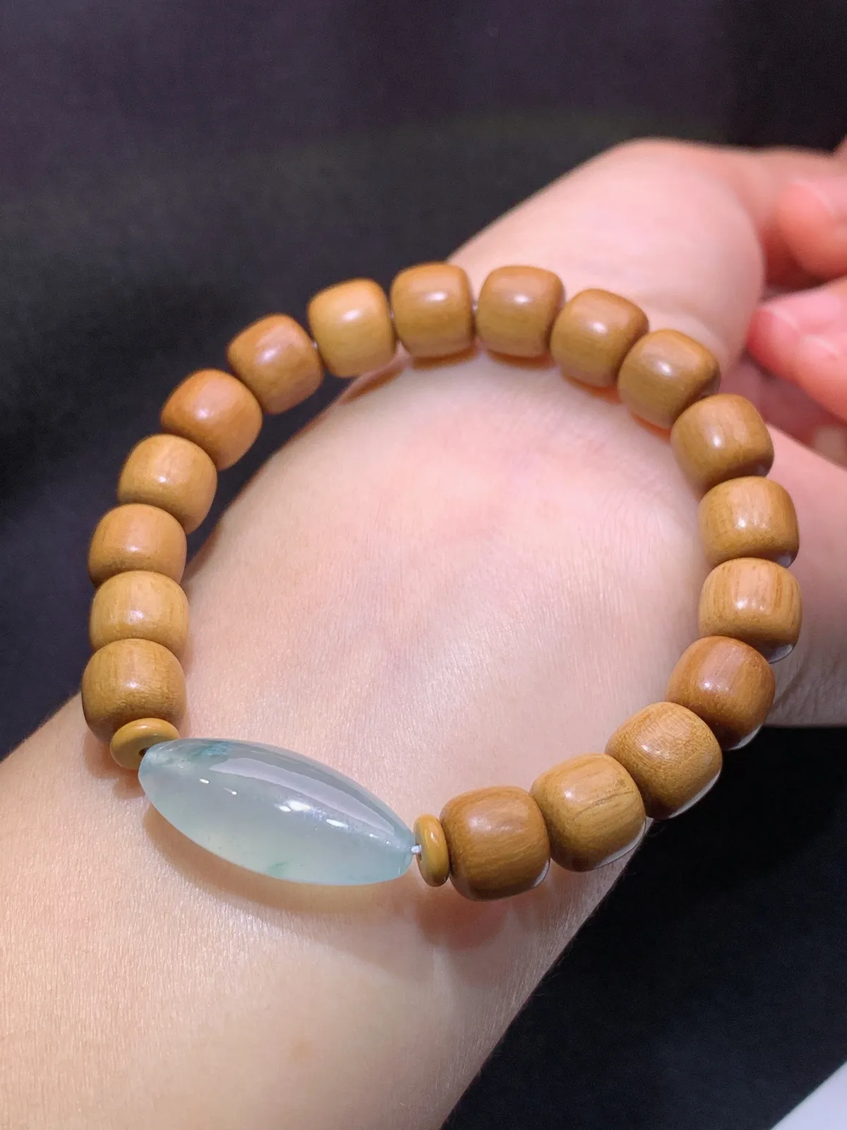 冰飘花路路通木珠手串，手链，冰冰润润，玉质细腻，种水足， 尺寸24.4*11*8.3