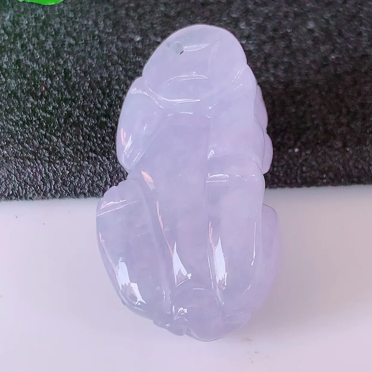 自然光实拍，冰胶紫罗兰翡翠招财貔貅吊坠，民间有“一摸貔貅运程旺盛，再摸貔貅财运滚滚，三摸貔貅平步青云 ”的美好祝愿。#57.11