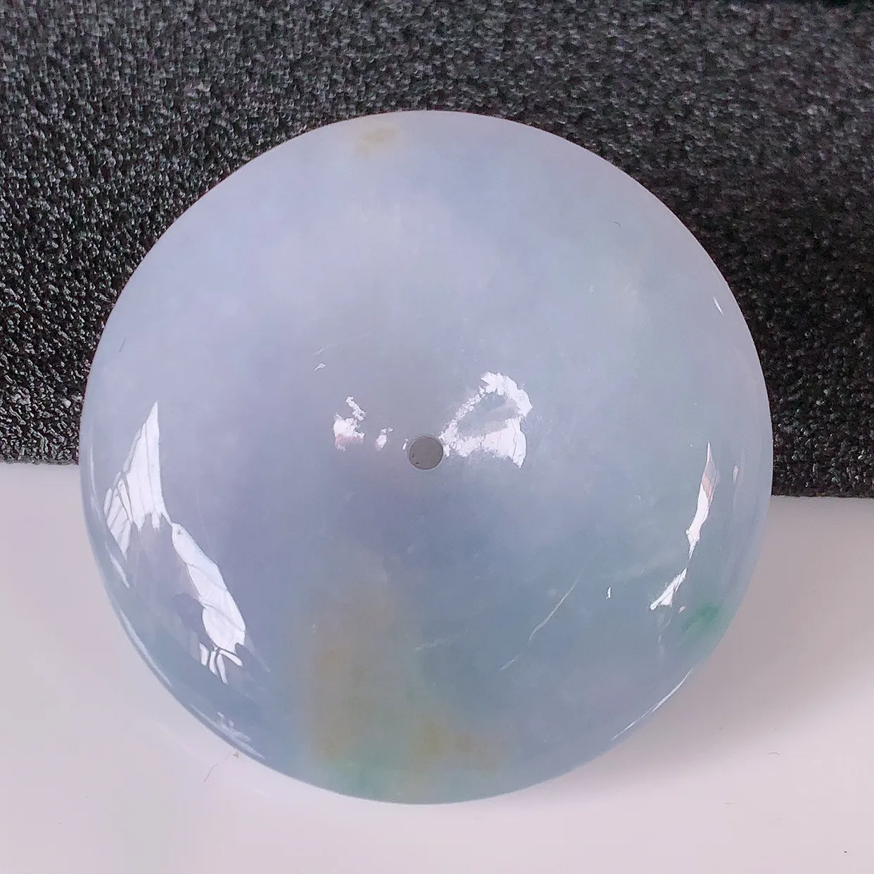 自然光实拍，水润紫罗兰翡翠平安扣吊坠，三彩，品相佳，美感十足，寓意平平安安，平安扣佩戴精美时尚！#1.11