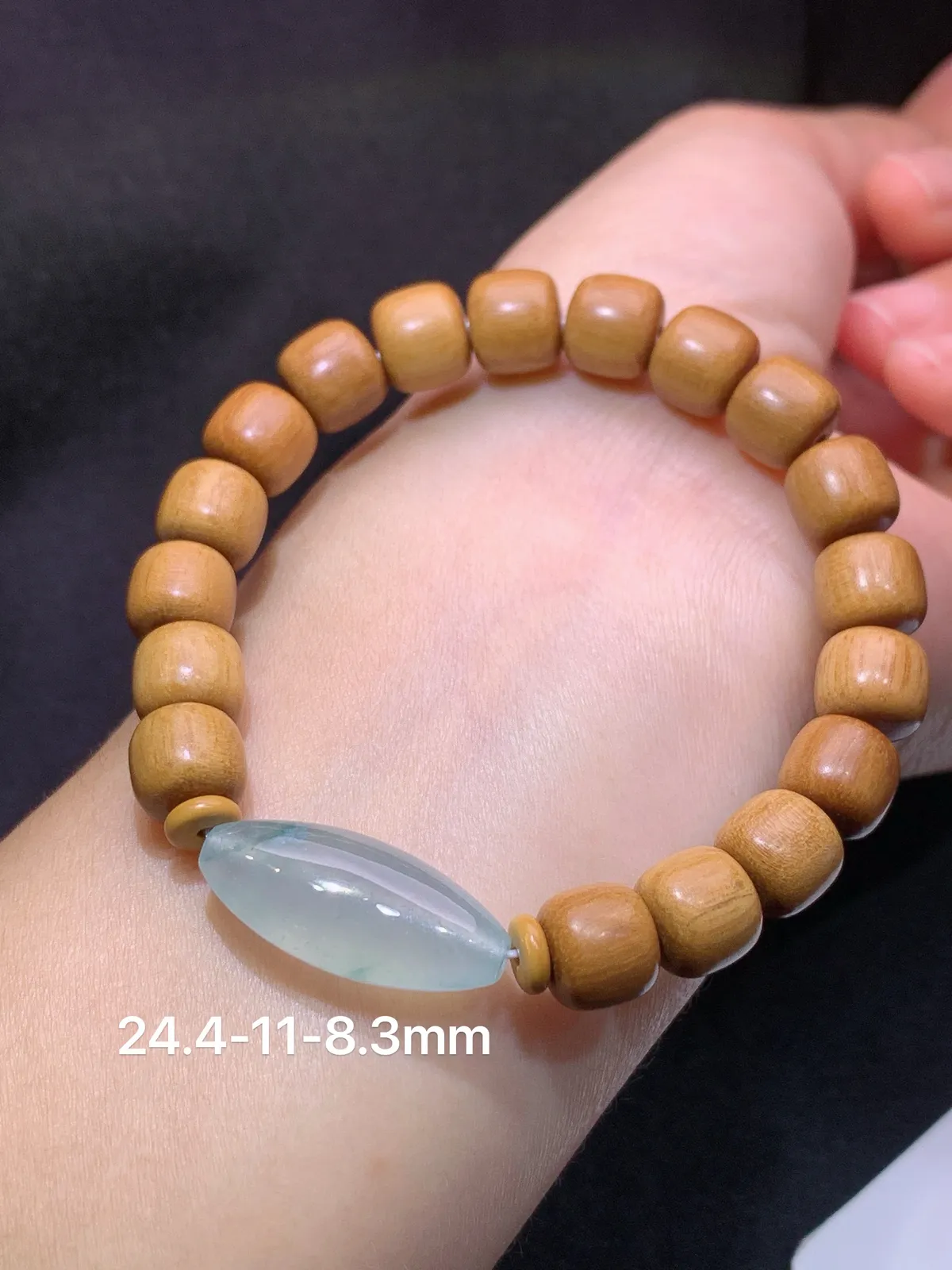 冰飘花路路通木珠手串，手链，冰冰润润，玉质细腻，种水足， 尺寸24.4*11*8.3