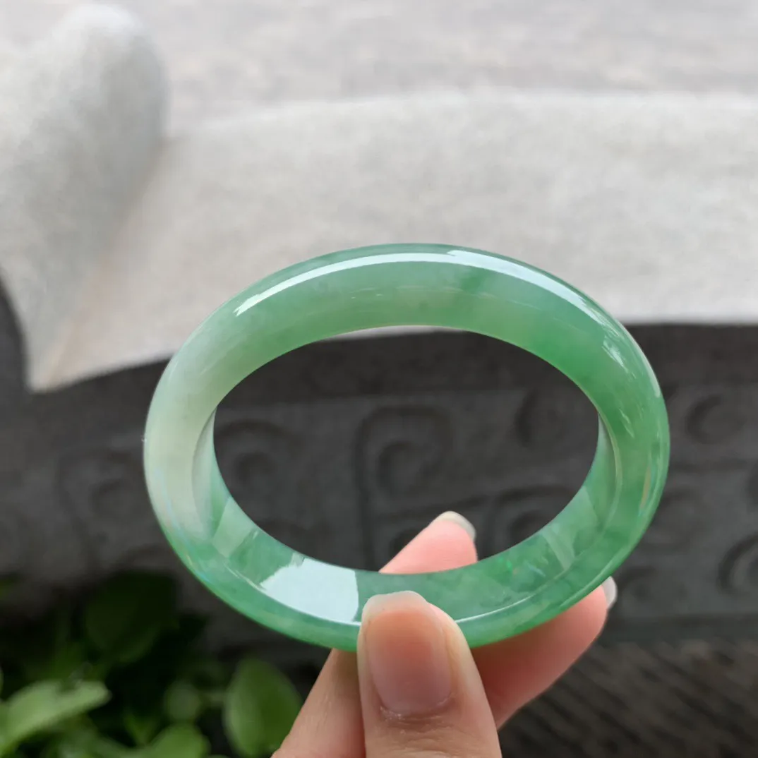 小圈口53.5-45.5-12.4-8.1 【冰芙蓉绿贵妃手镯】贵妃53 54可戴