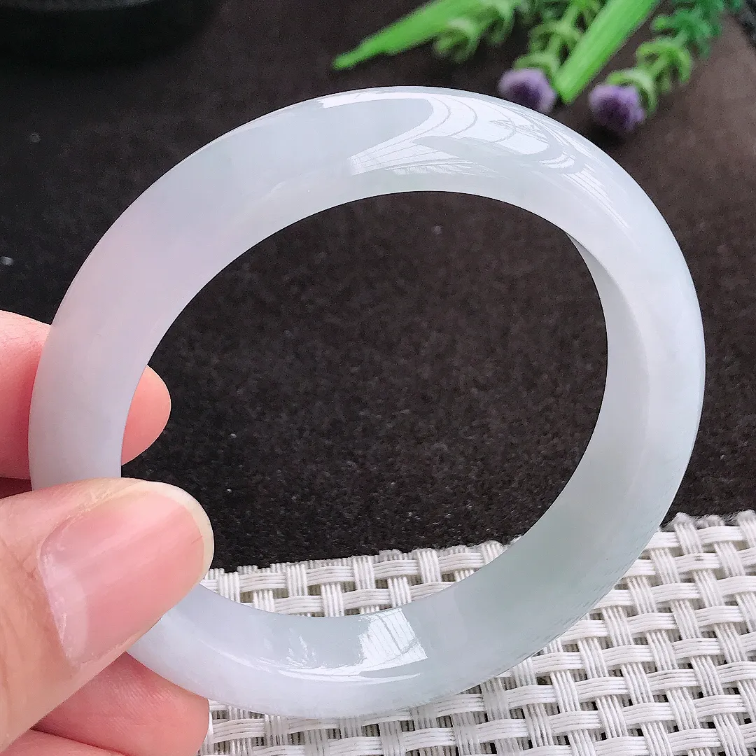 天然A货翡翠54/12.3/8.5老坑秀气冰润月光白手镯宽边玉镯