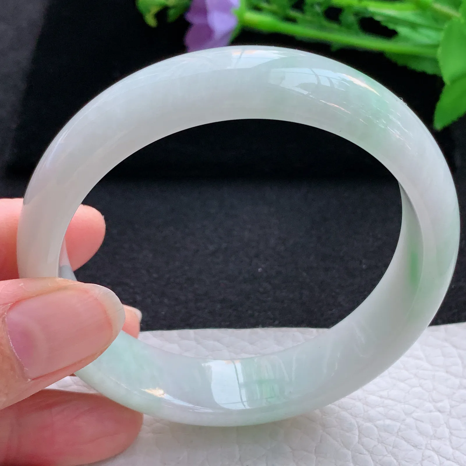 nr大圈口61*14.8*8.2平安镯 翡翠a货玉手镯飘绿宽边珠宝玉手环