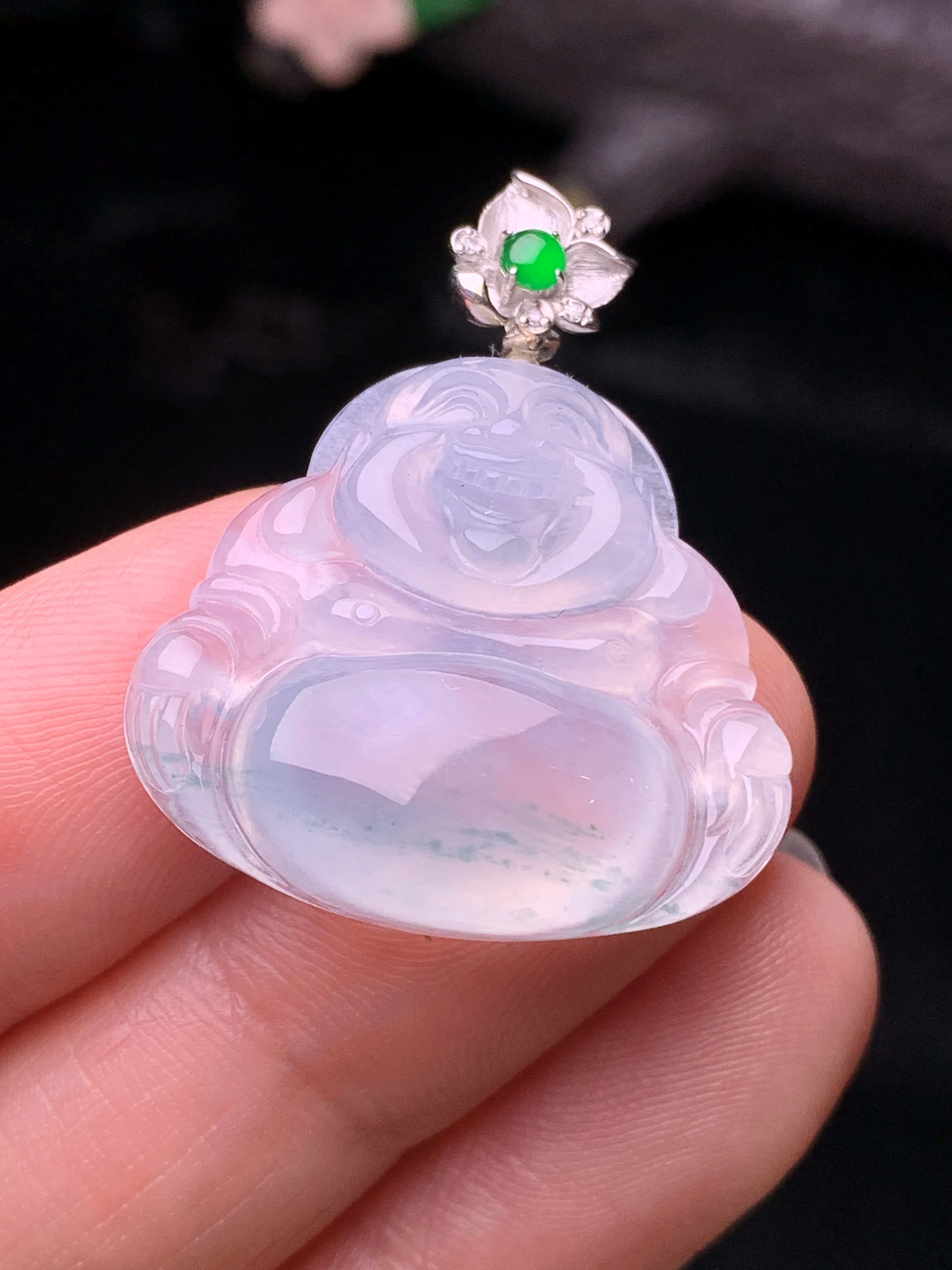 18k金钻镶嵌吊坠 玉质细腻 水润亮眼 色泽艳丽 整体尺寸31*24.5*5.5