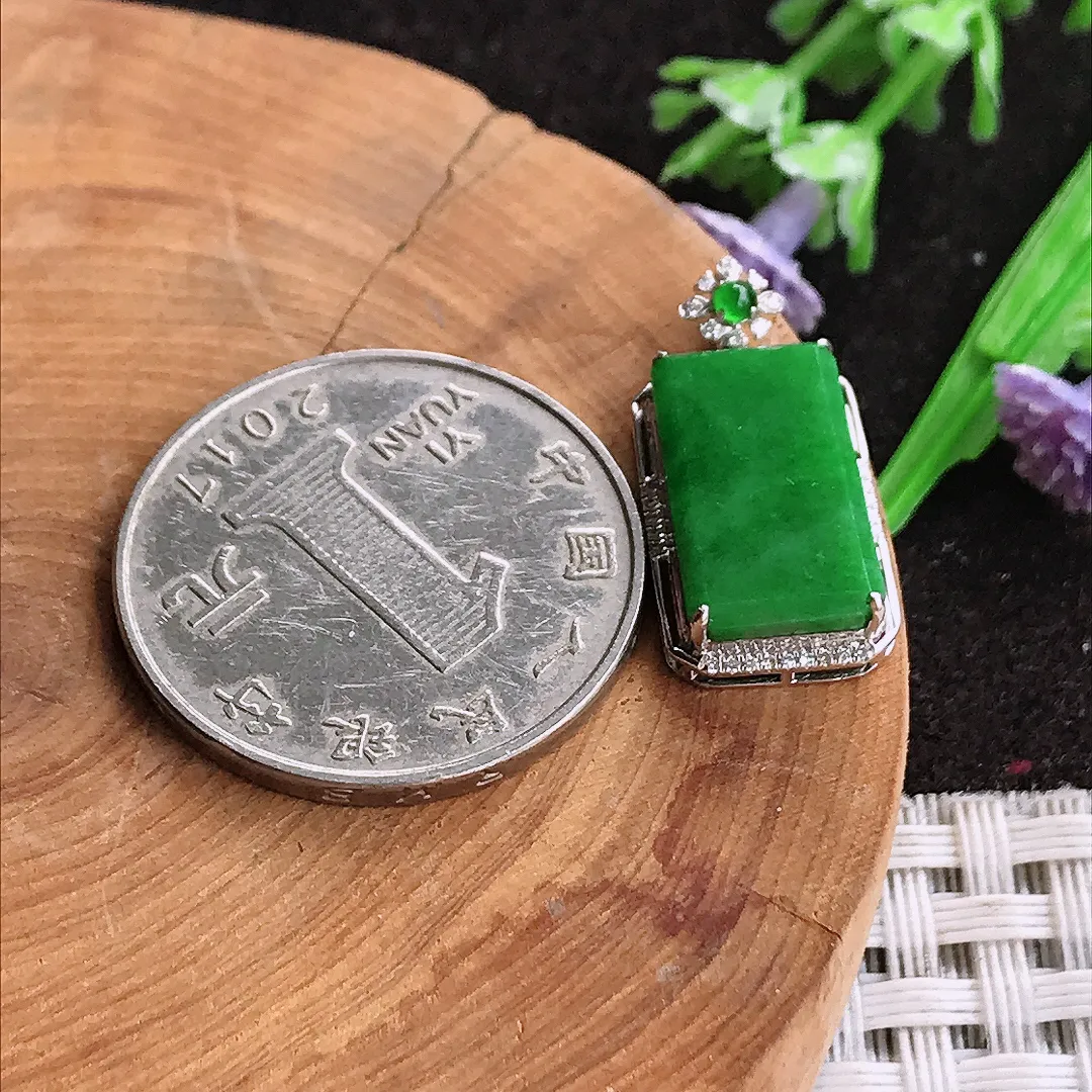 天然A货翡翠23.4/11/4.9老坑18k金镶嵌满绿无事牌吊坠翡翠挂件