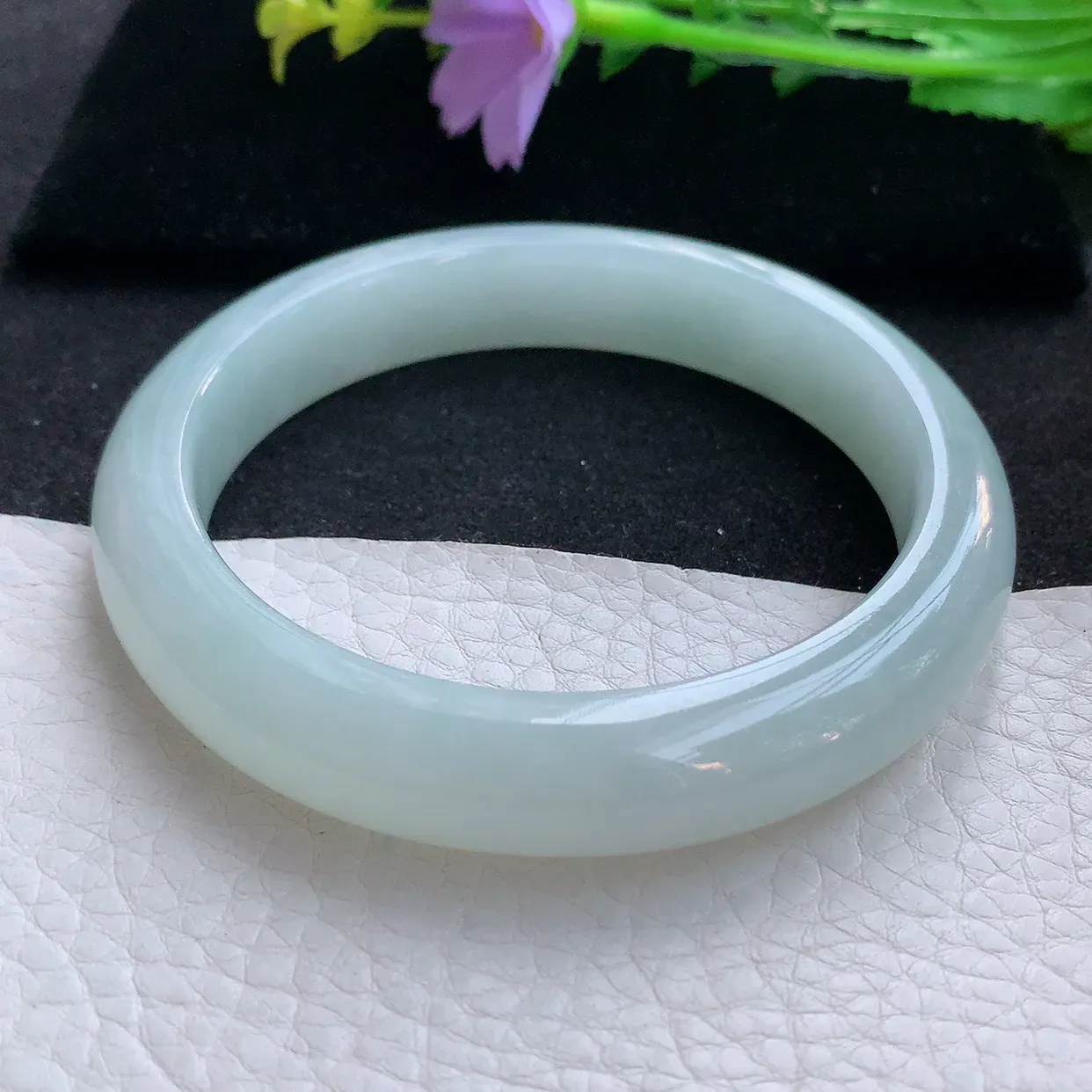 zjf大圈口60.5*12.5*8.8平安镯 翡翠a货玉手镯浅绿底宽边珠宝玉手环