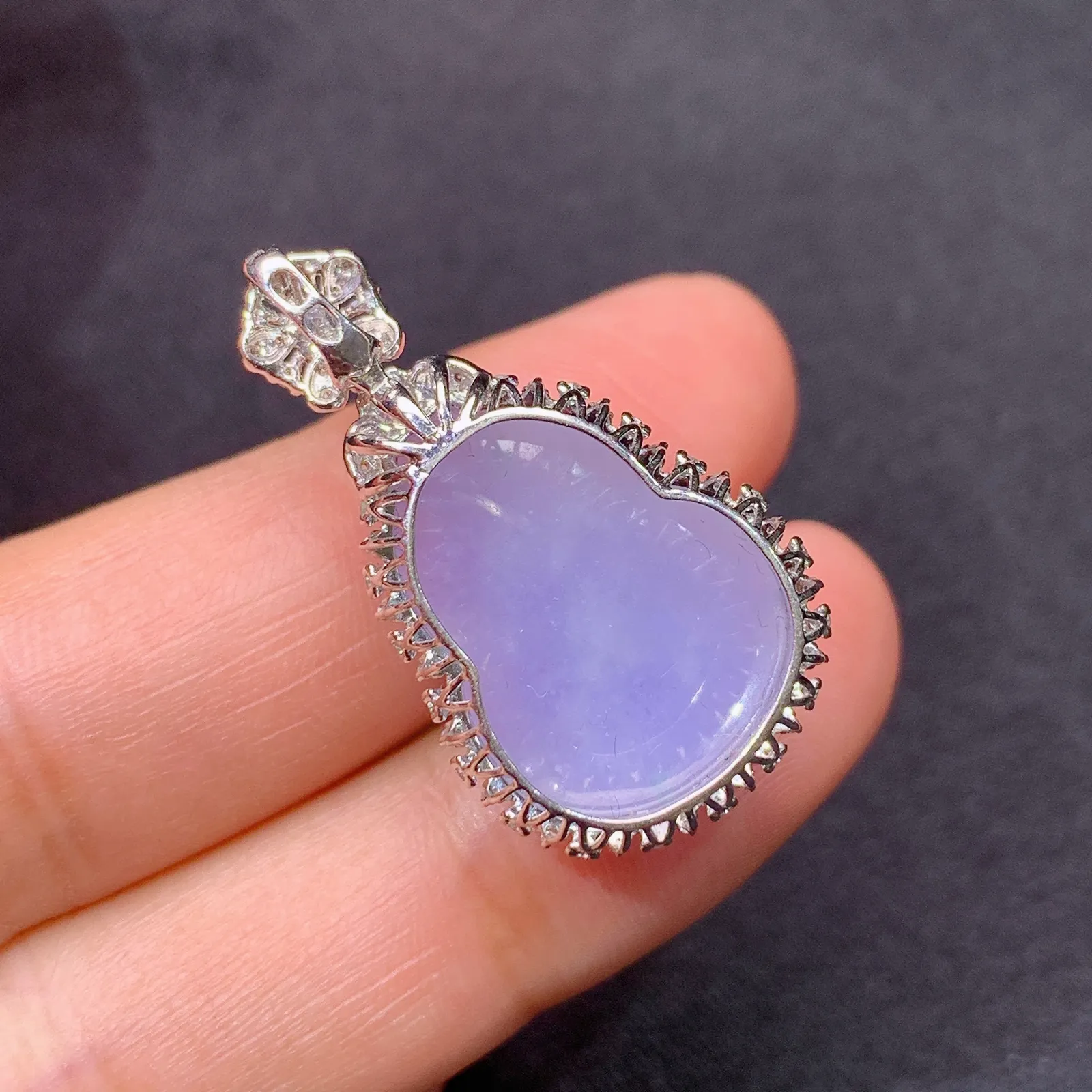 紫罗兰葫芦吊坠，18k金镶嵌，温润细腻，颜色浓郁 尺寸29.8*16.8*11