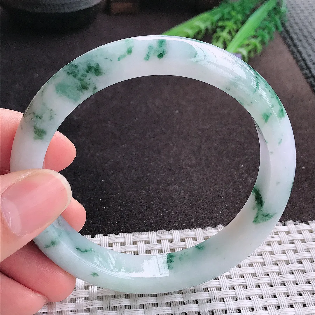 天然A货翡翠62.8/12.3/8.7老坑精美温润飘花手镯大圈口宽边玉镯
