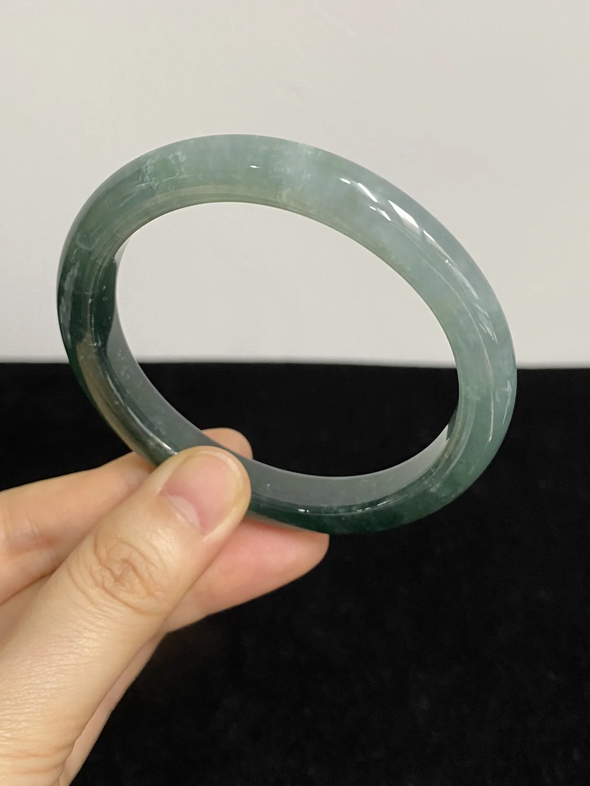 贵妃镯56圈口，翡翠手镯