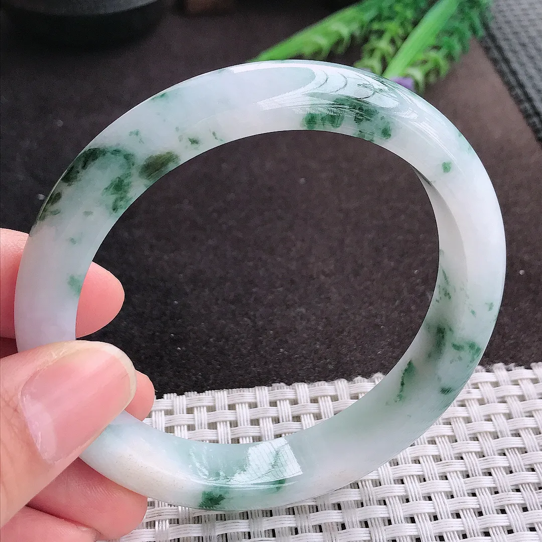 天然A货翡翠62.8/12.3/8.7老坑精美温润飘花手镯大圈口宽边玉镯