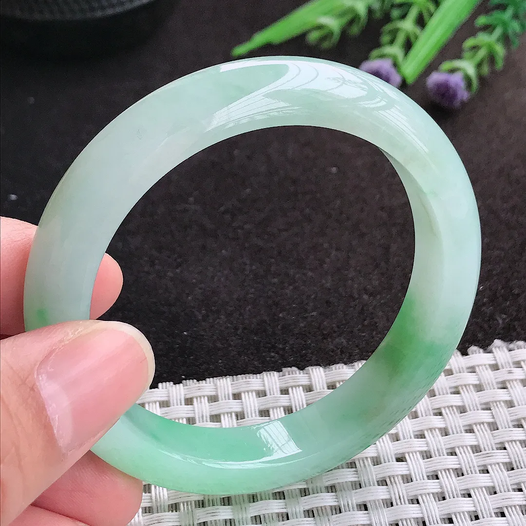 天然A货翡翠53/11.6/8.1老坑冰润起胶甜绿色手镯宽边玉镯