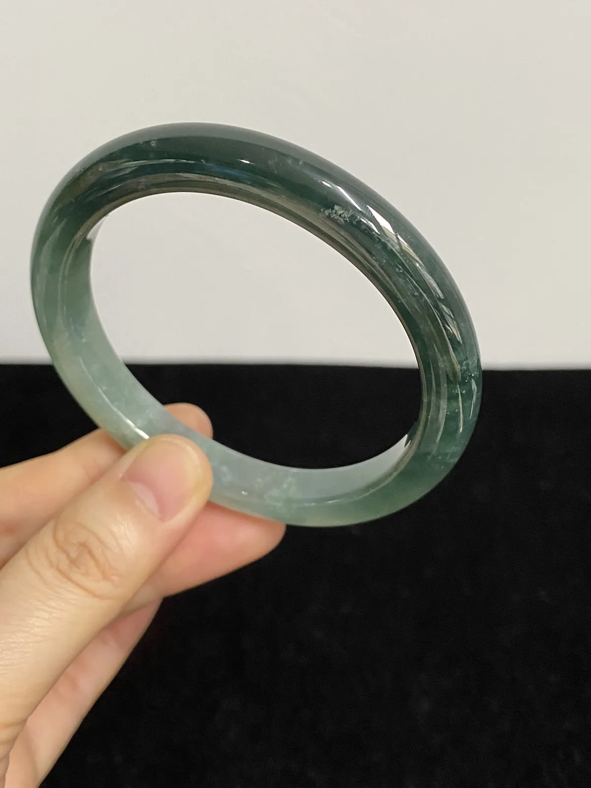 贵妃镯56圈口，翡翠手镯
