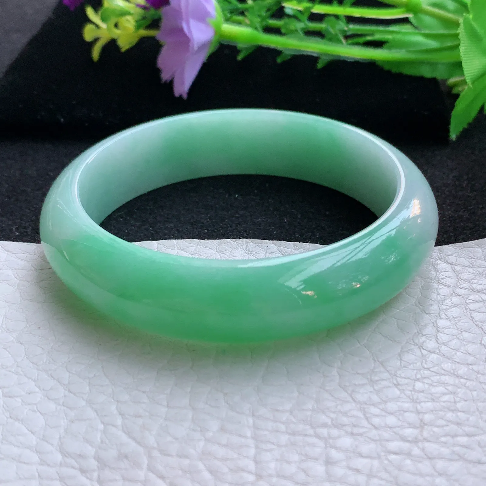 js自然光59*15*7.8轮胎镯 翡翠a货玉手镯冰绿宽边珠宝玉手环