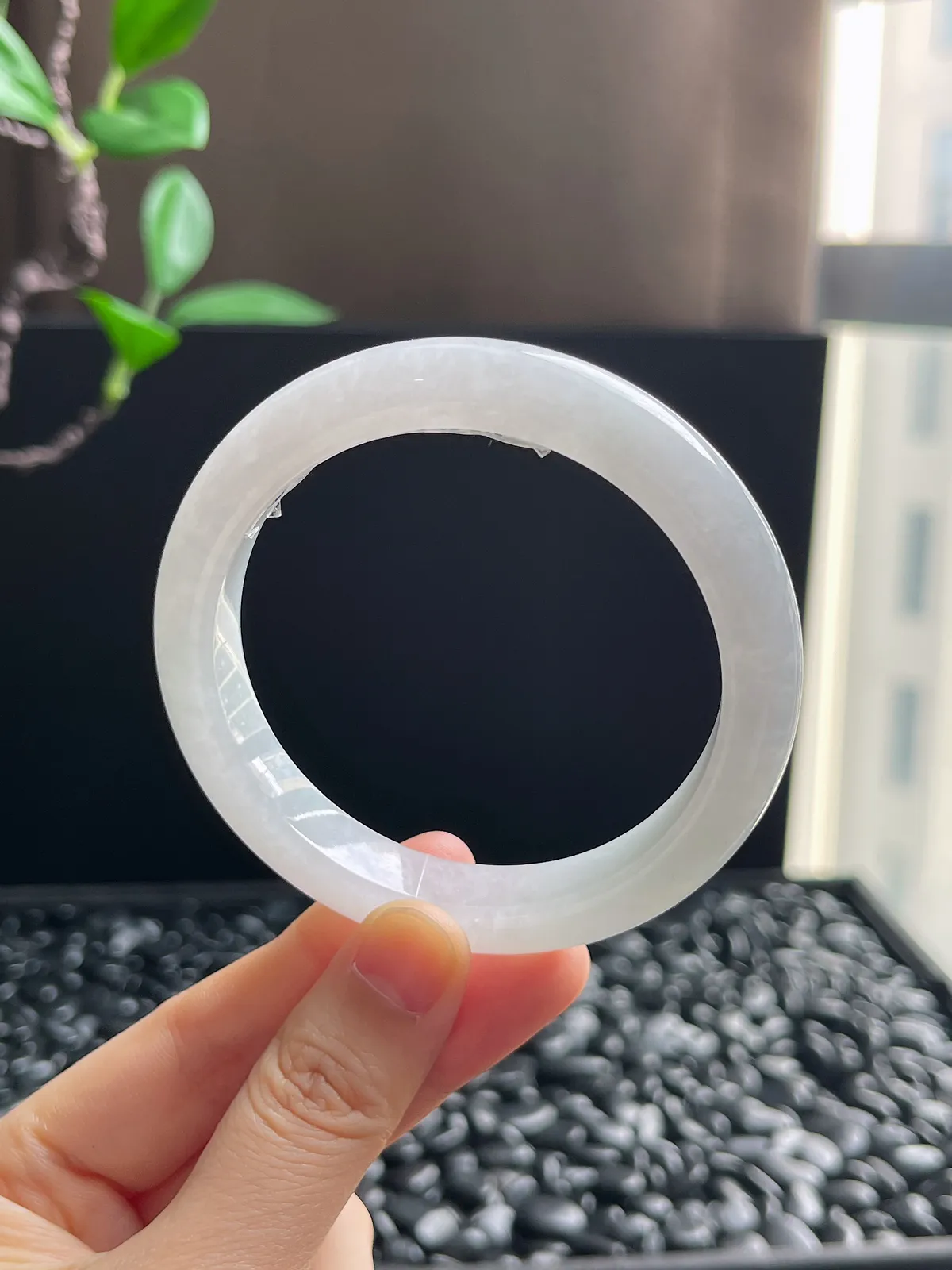 正圈58圈口，翡翠冰糯种白色手镯