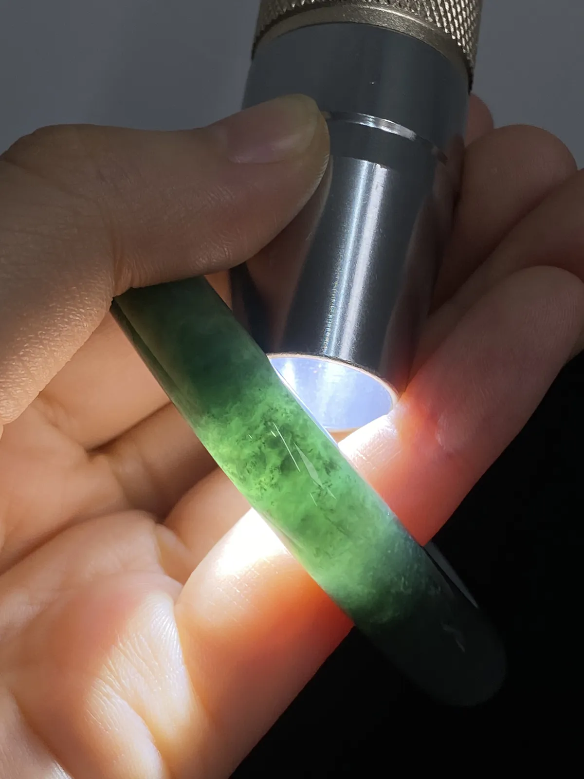 贵妃镯56圈口，翡翠手镯