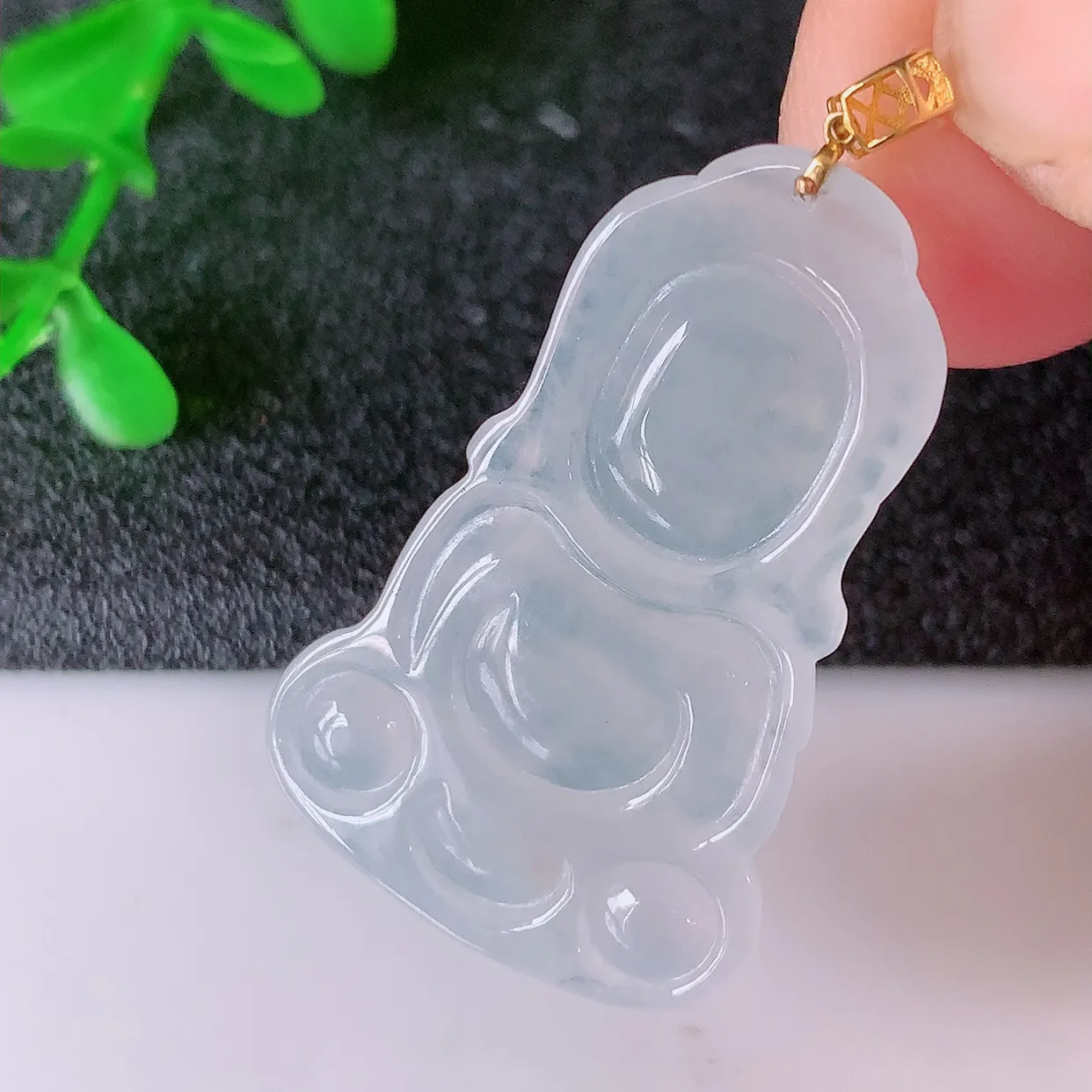 18K金镶嵌冰种翡翠保平安宝宝佛吊坠，玉质莹润，佩戴佳品，#49.11