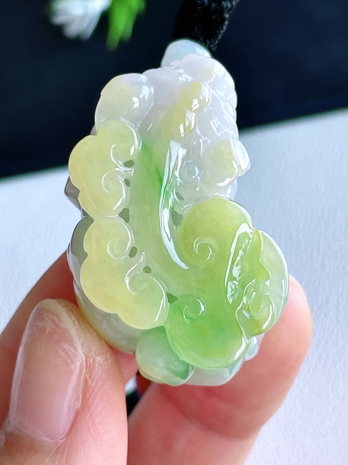 翠友专拍#双十二特惠，黄加绿貔貅吊坠  
裸石  完美 性价比高  
尺寸：35.4-21.3-15.3