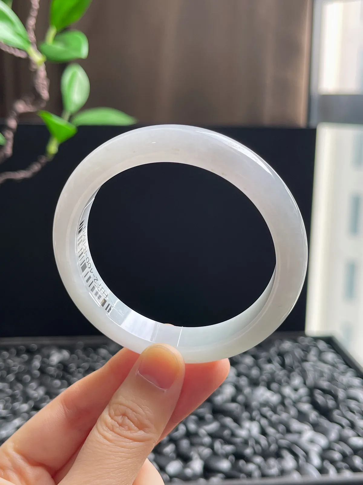 正圈56.1圈口，翡翠冰糯种白色手镯