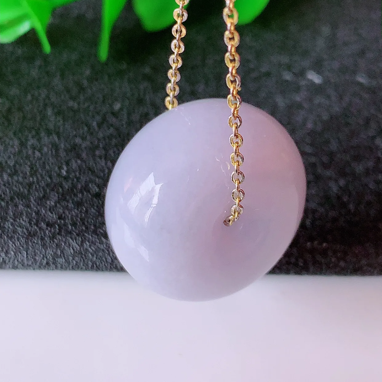 自然光实拍，冰润紫罗兰翡翠路路通吊坠，寓意好运连连，路路畅通，经典款式，财运滚滚，路路通，佩戴效果更