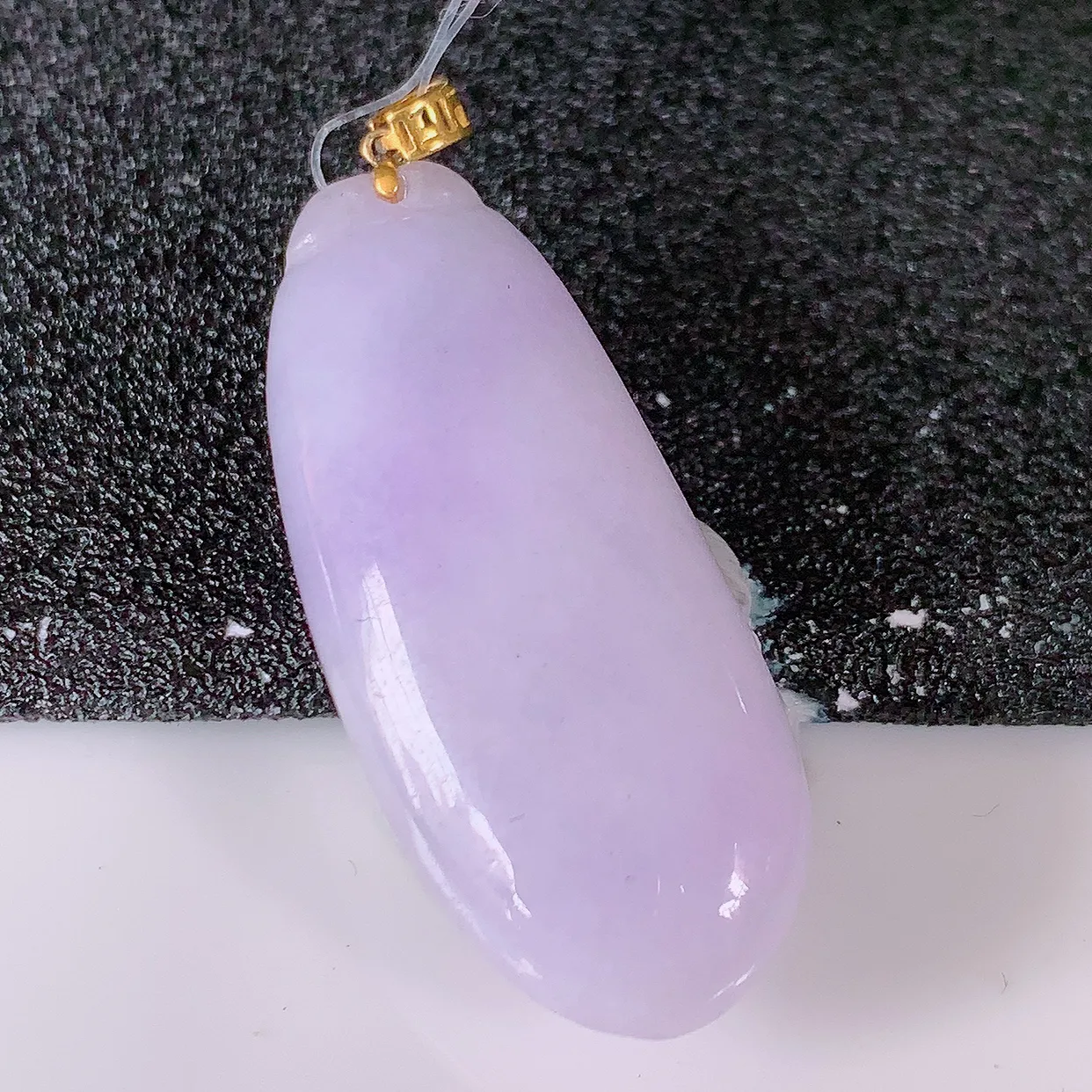 18K金镶嵌冰润紫罗兰翡翠招财福瓜吊坠，精美饱满福瓜，种水足，形态圆润饱满，福相十足 ！#49.11