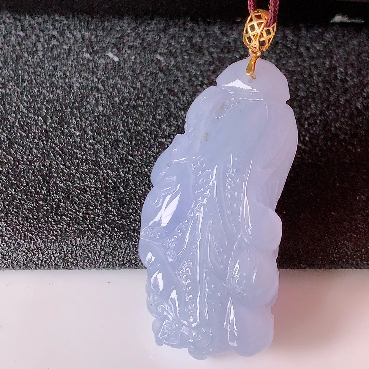 18K金镶嵌冰胶紫罗兰翡翠招百财白菜吊坠，百财聚来，财源滚滚，色泽鲜艳，精工水润的白菜，性价比高！#1.11