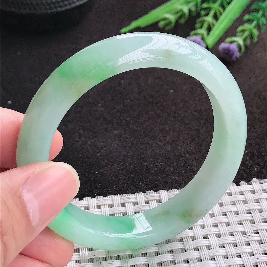 天然A货翡翠53/11.6/8.1老坑冰润起胶甜绿色手镯宽边玉镯