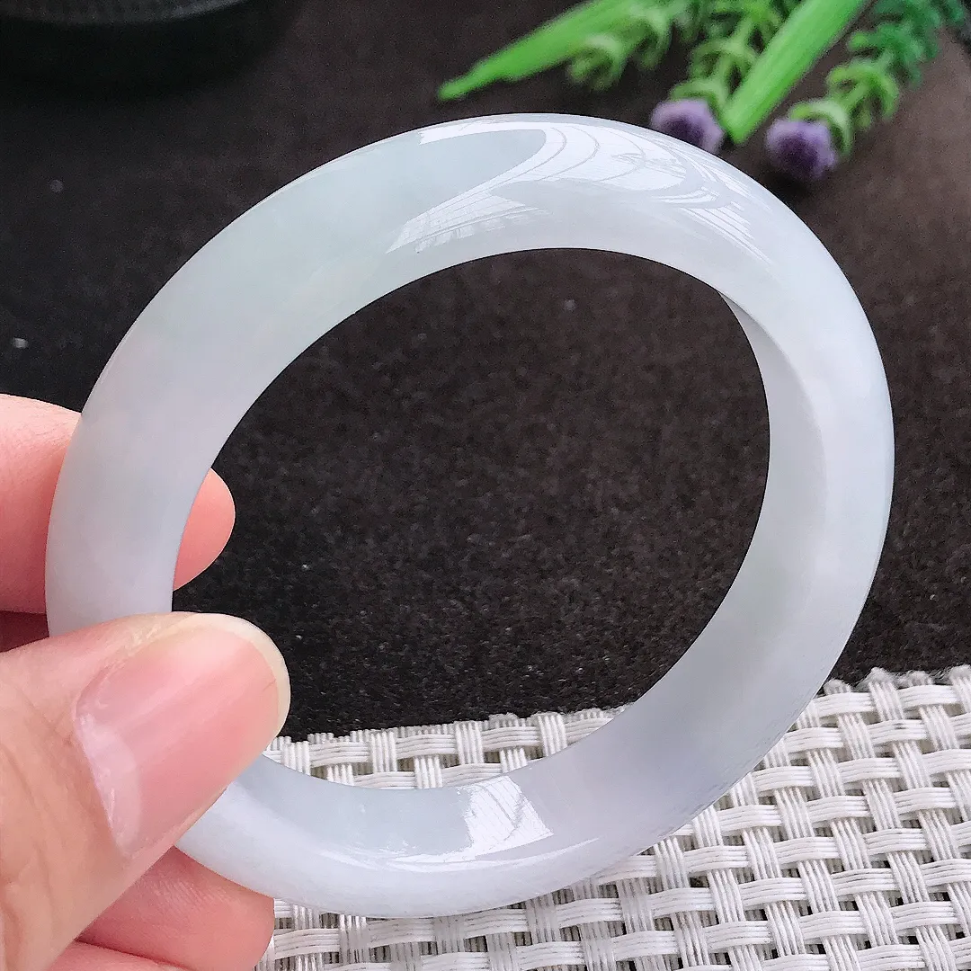 天然A货翡翠54/12.3/8.5老坑秀气冰润月光白手镯宽边玉镯