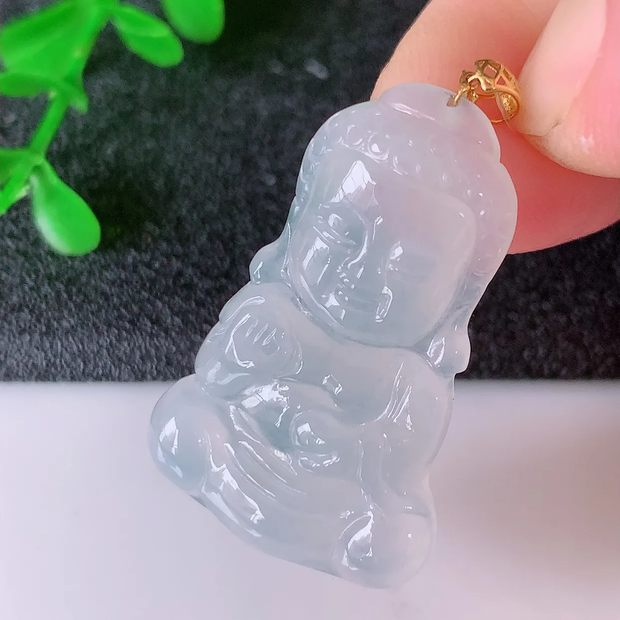 18K金镶嵌冰种翡翠保平安宝宝佛吊坠，玉质莹润，佩戴佳品，#49.11