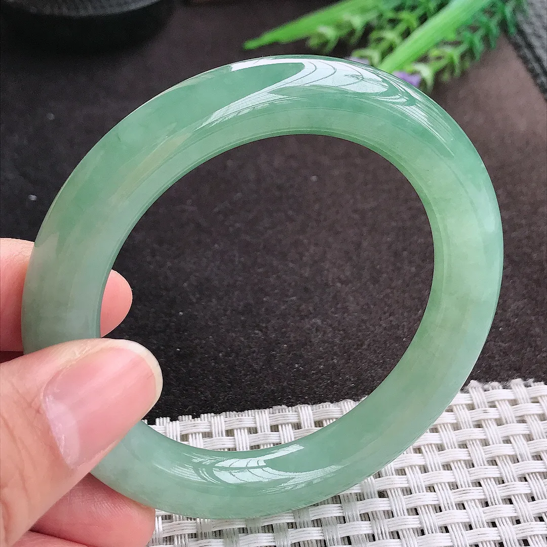 天然A货翡翠55/10.8/11老坑冰胶果冻冰晴满绿圆条手镯玉镯