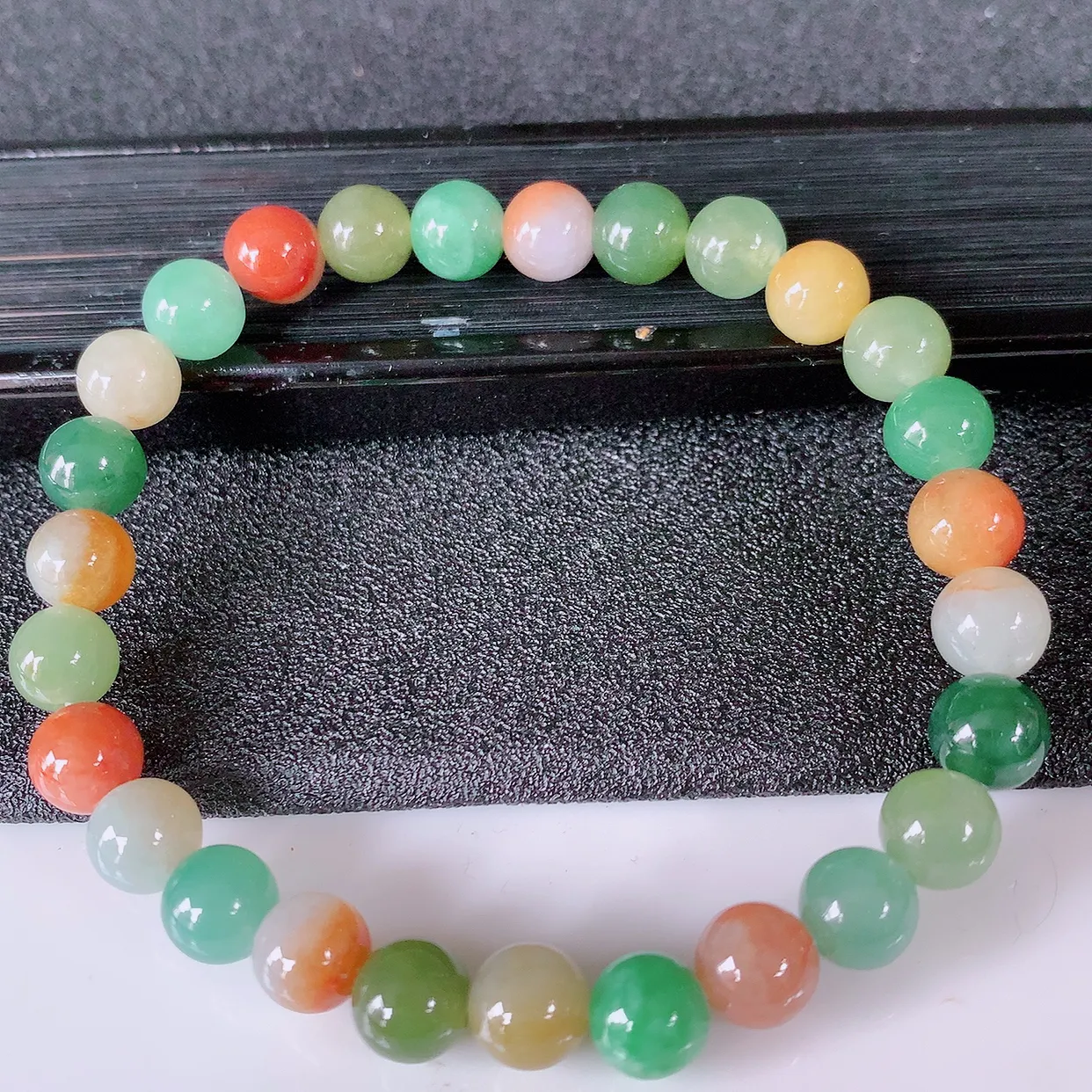 自然光实拍，冰润多宝翡翠手链，多彩翡翠手串，颜色丰富，料子细腻，高档大气，自戴送礼佳品！#46.11取一尺寸7mm