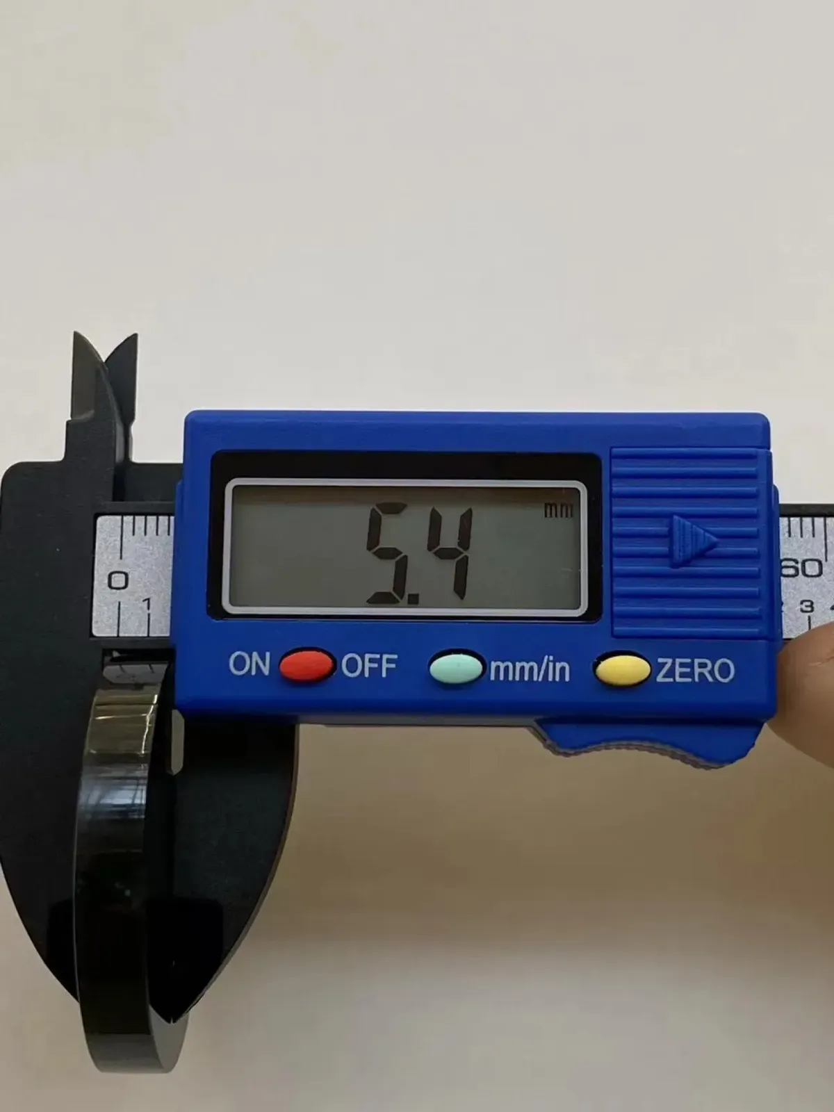 墨翠【平安扣】细腻干净，黑度极黑、性价比高，雕工精湛，打灯透绿.