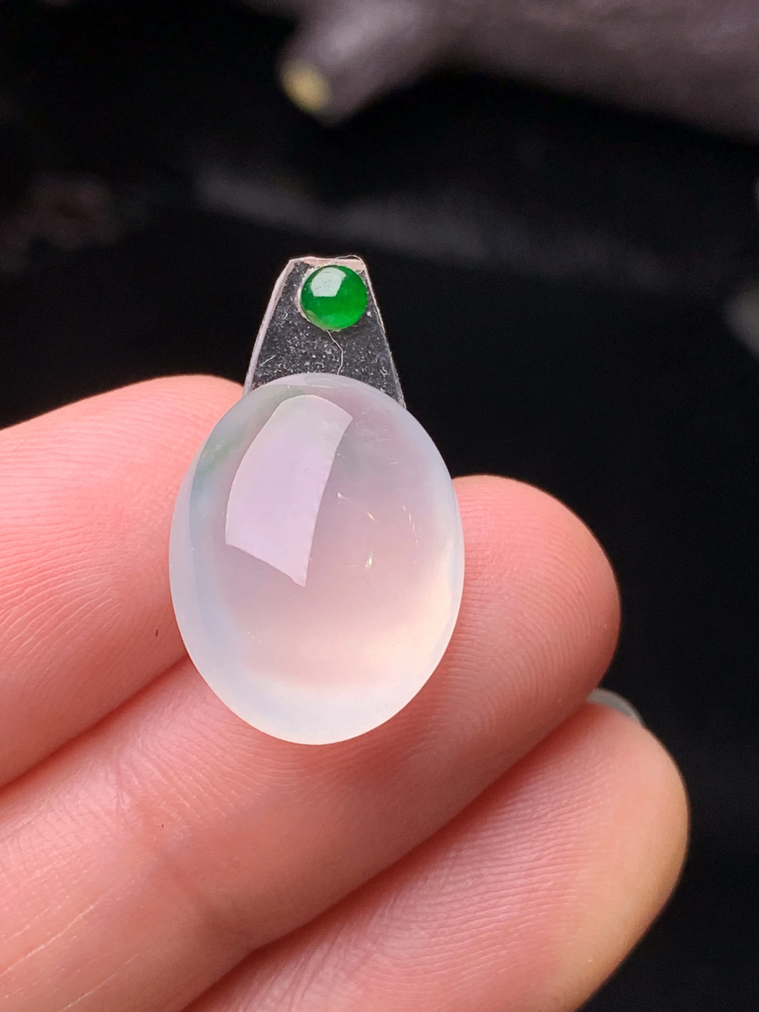 镶嵌款 冰种蛋面吊坠 玉质细腻 水润亮眼 色泽艳丽 整体尺寸16.5*13.7*6.8