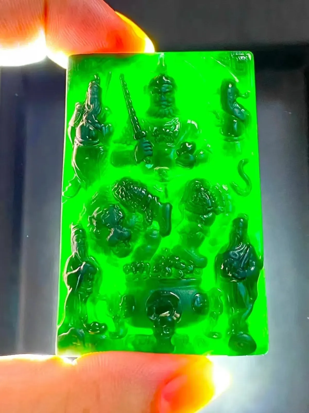 墨翠【赵公明—五路财神】细腻干净，黑度好，性价比高，雕工精湛，打灯透绿.