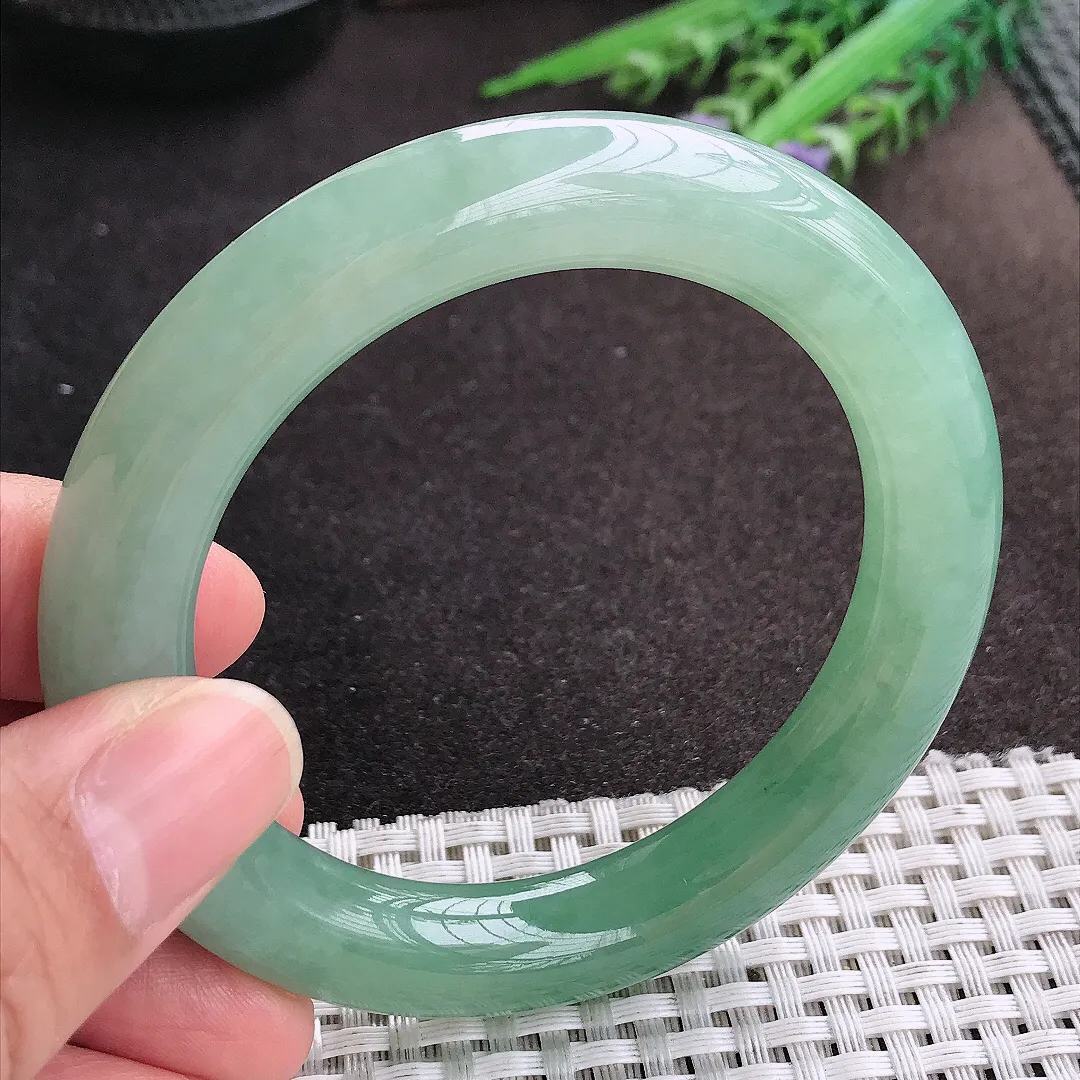 天然A货翡翠55/10.8/11老坑冰胶果冻冰晴满绿圆条手镯玉镯