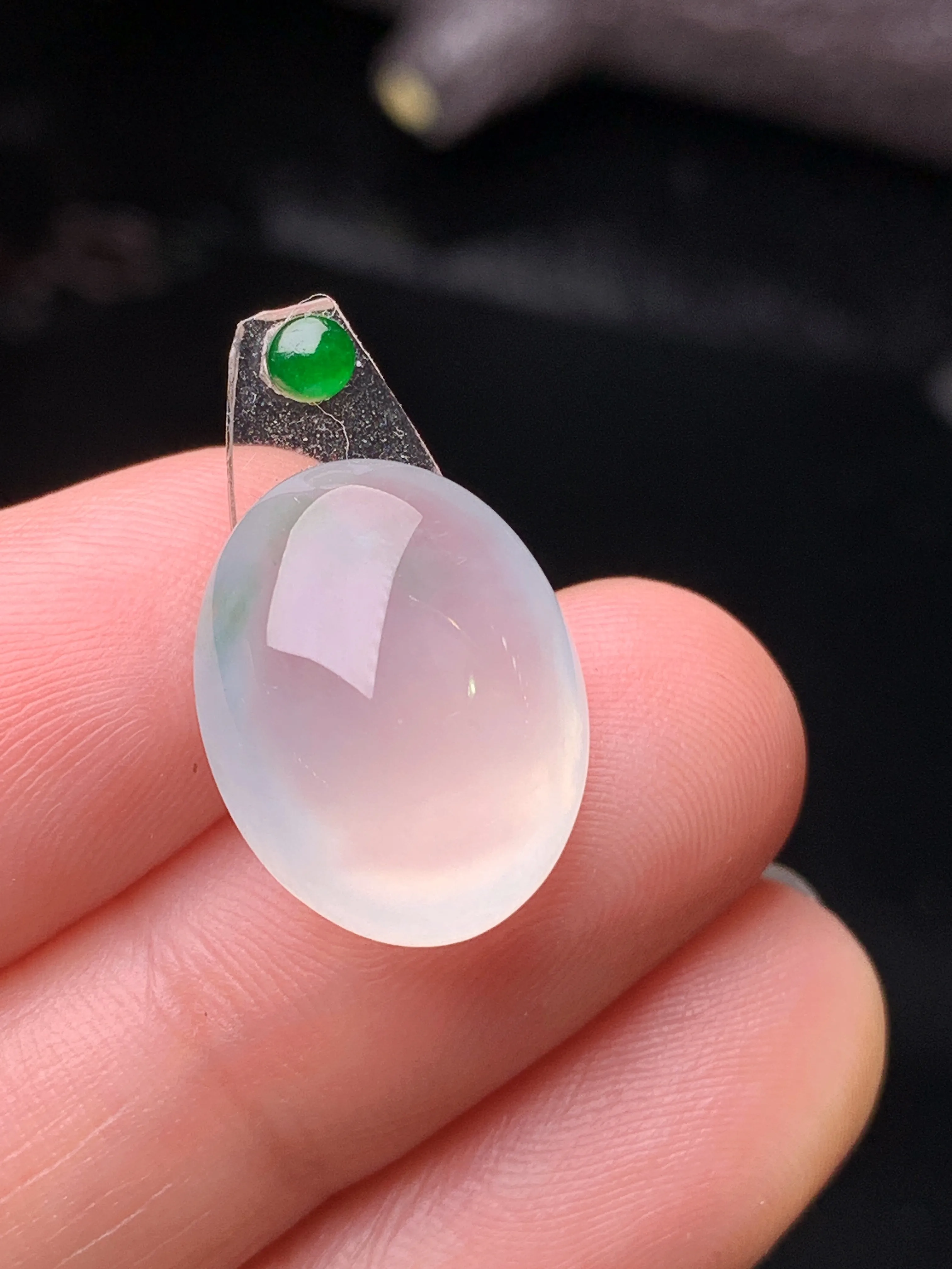 镶嵌款 冰种蛋面吊坠 玉质细腻 水润亮眼 色泽艳丽 整体尺寸16.5*13.7*6.8