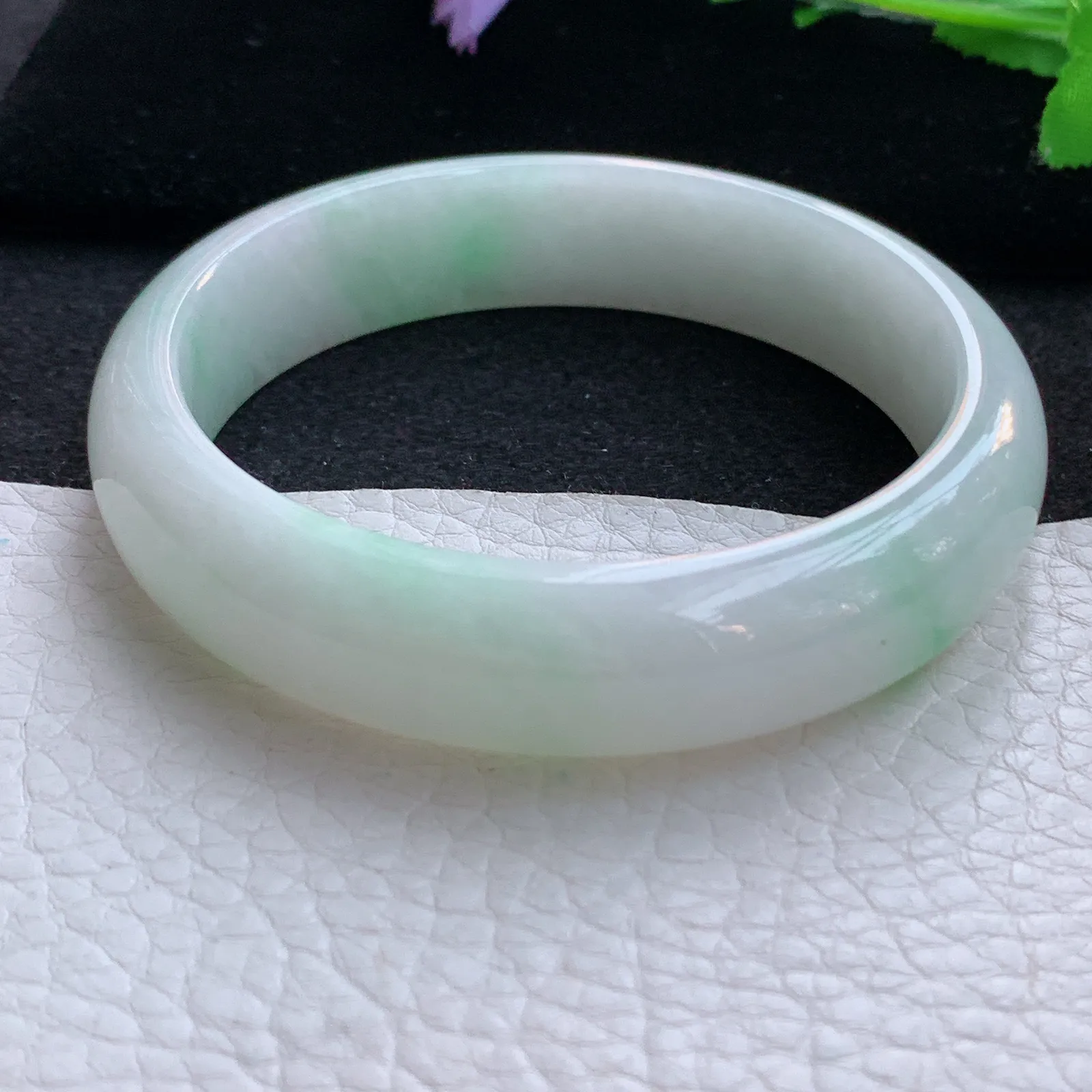 nr大圈口61*14.8*8.2平安镯 翡翠a货玉手镯飘绿宽边珠宝玉手环