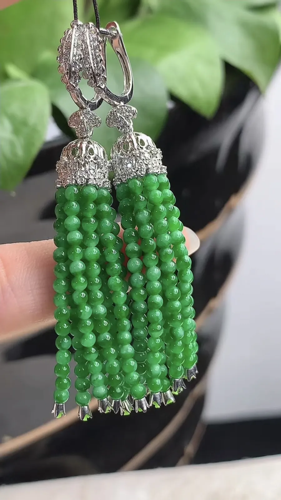 a货翡翠老坑冰种18K金伴钻镶嵌满绿圆珠小米珠耳坠 尺寸2mm 重量10.06g 1207