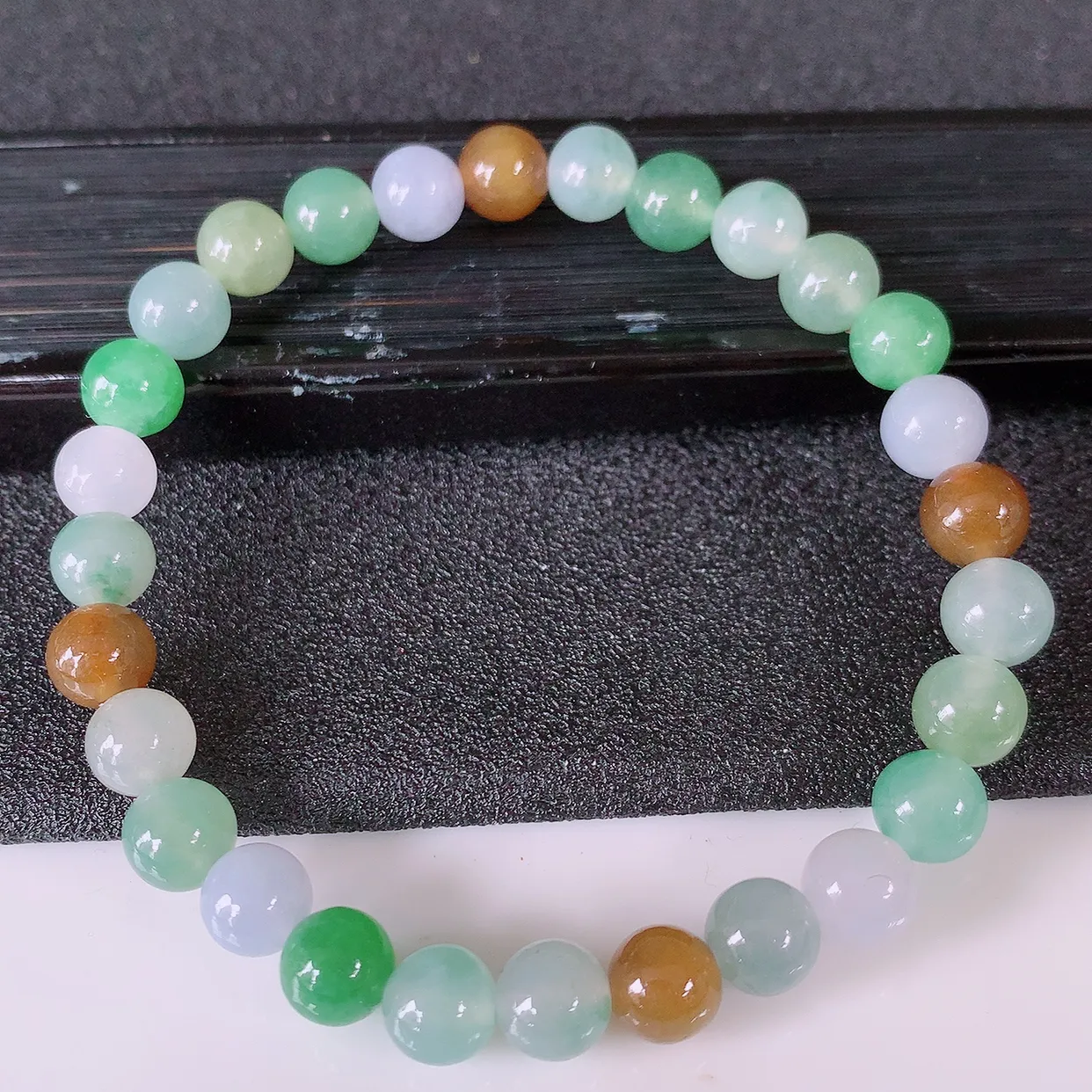 自然光实拍，冰多宝翡翠手链，多彩翡翠手串，颜色丰富，料子细腻，高档大气，自戴送礼佳品！#46.11取一尺寸7mm